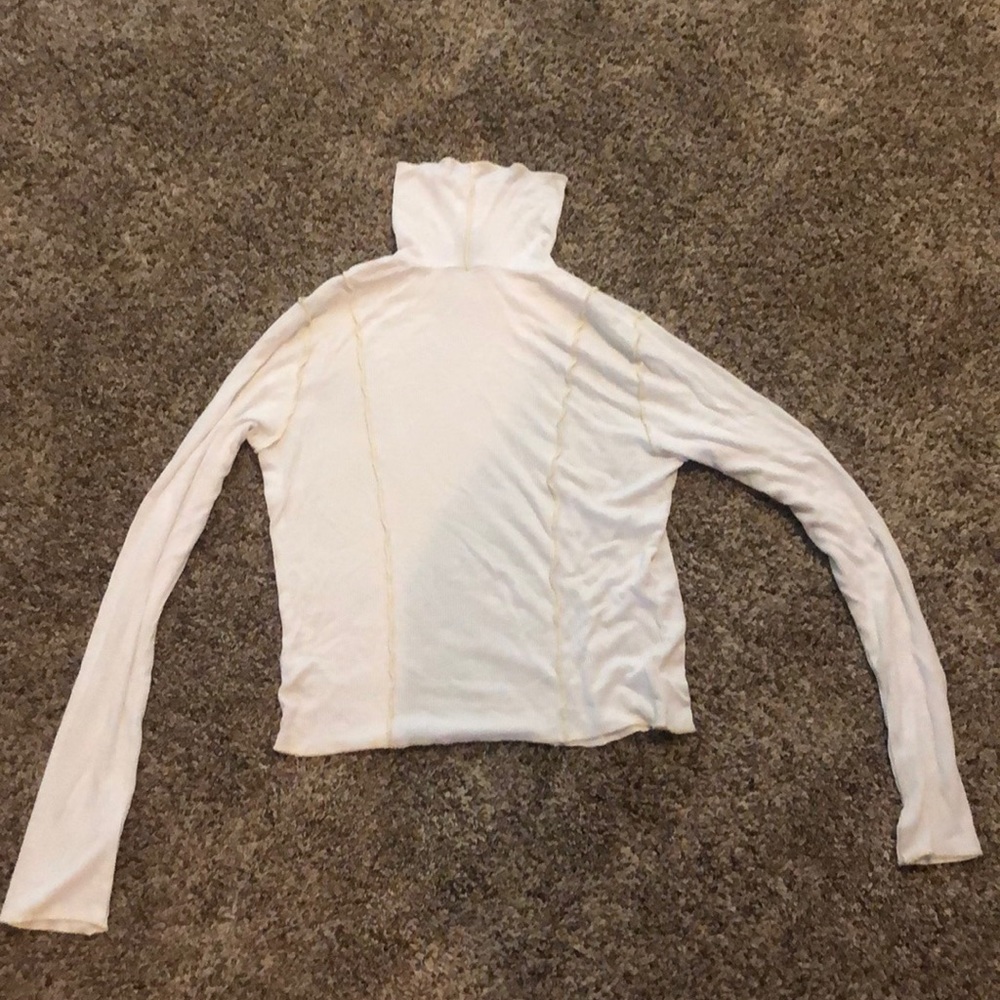 White turtle neck top, small